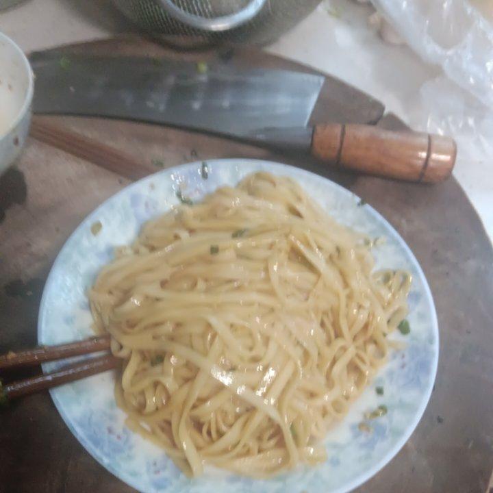 吃不够的油泼面😍