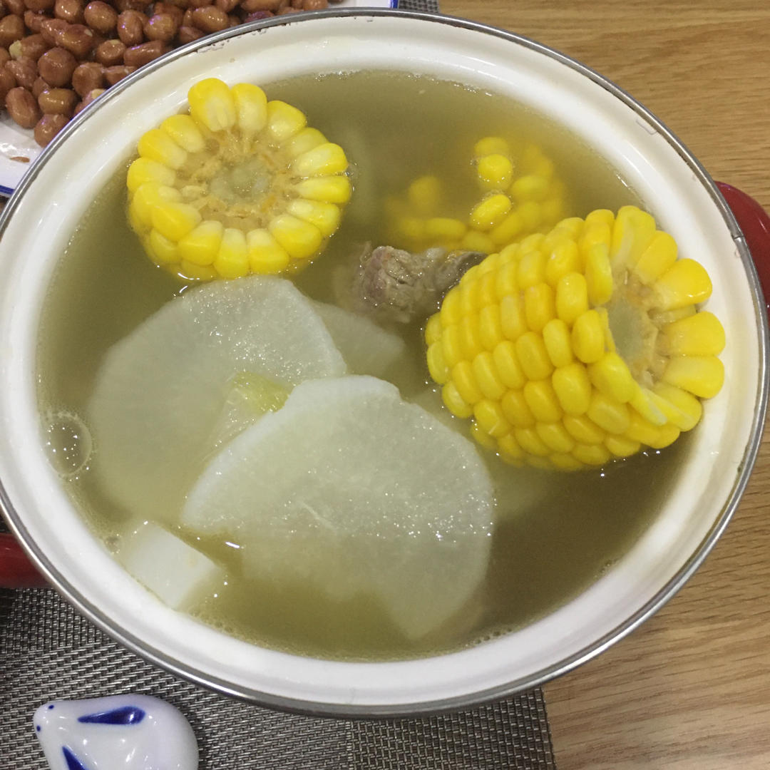 排骨玉米白萝卜汤
