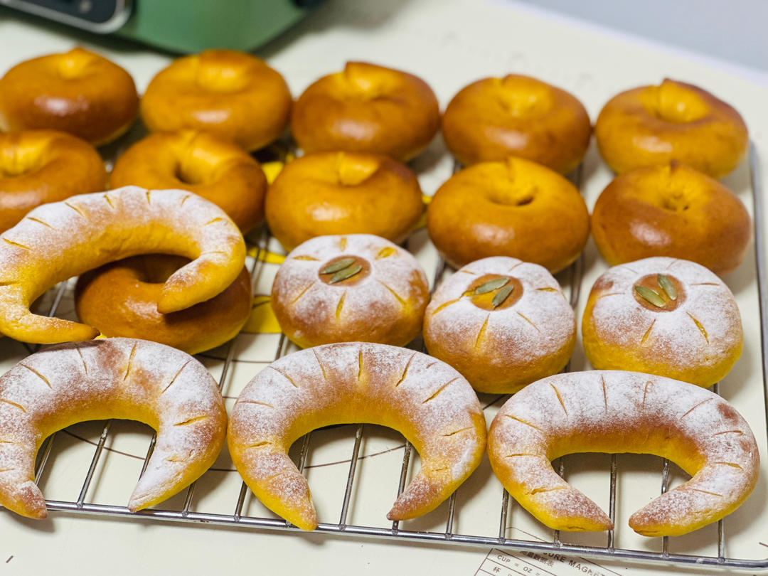 好吃到疯的南瓜奶酪软欧包