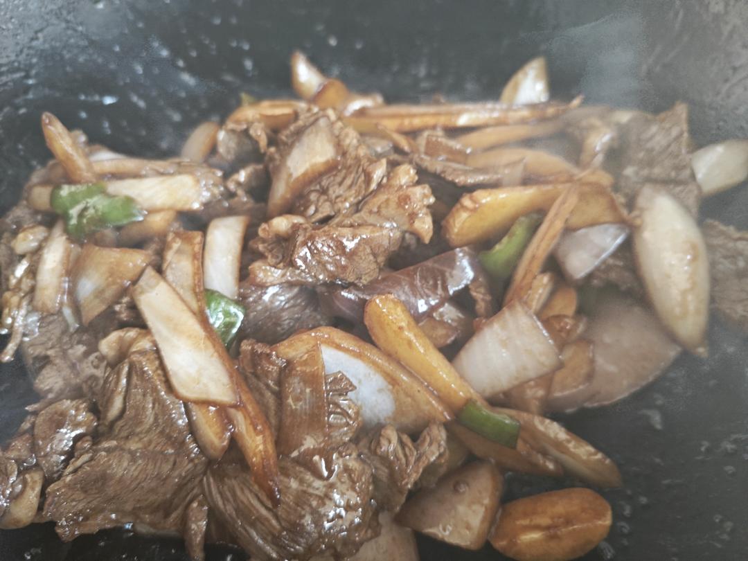 洋葱炒牛肉(上脑片)，快手家常菜