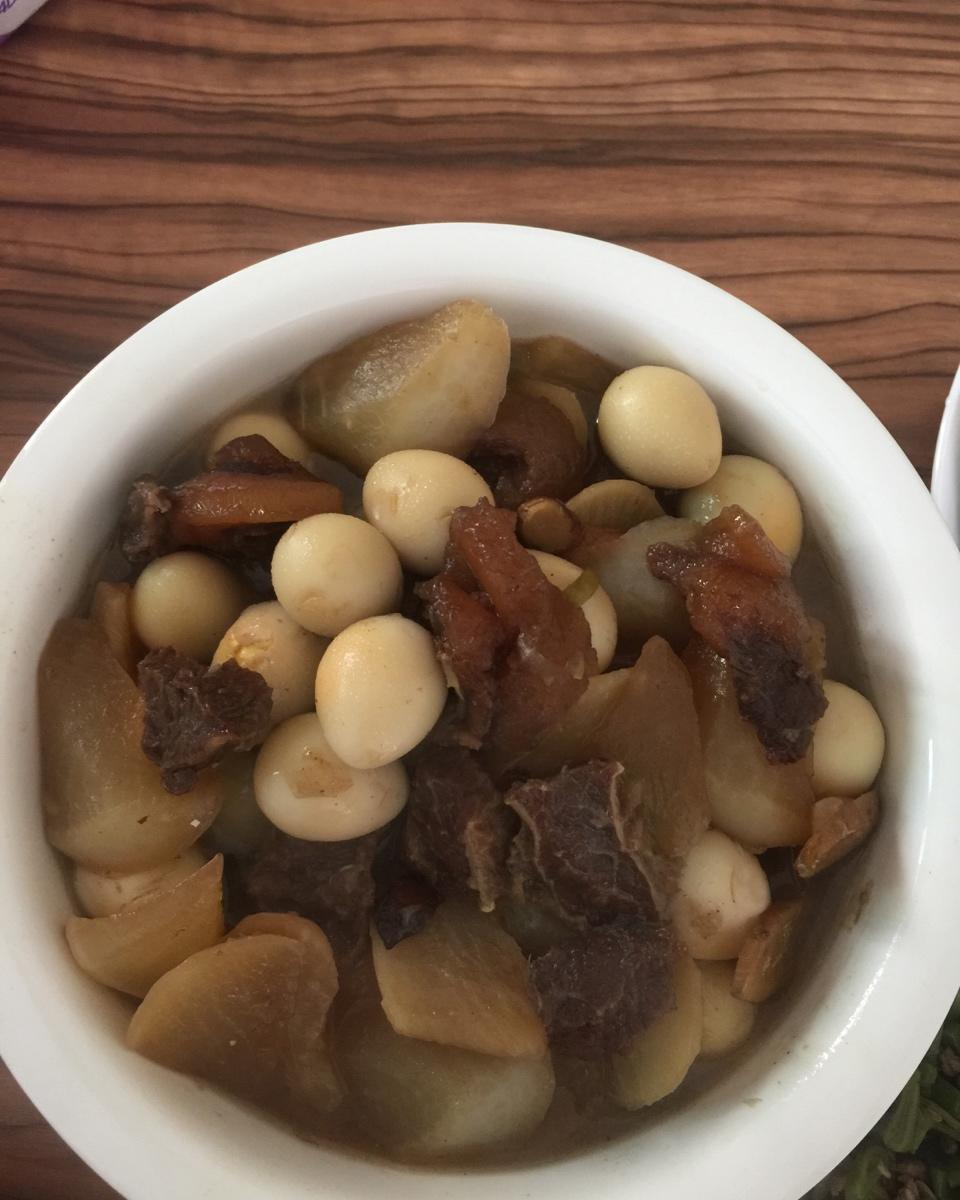 白萝卜炖牛腩