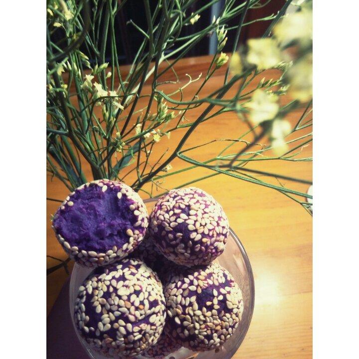 紫薯芝麻球