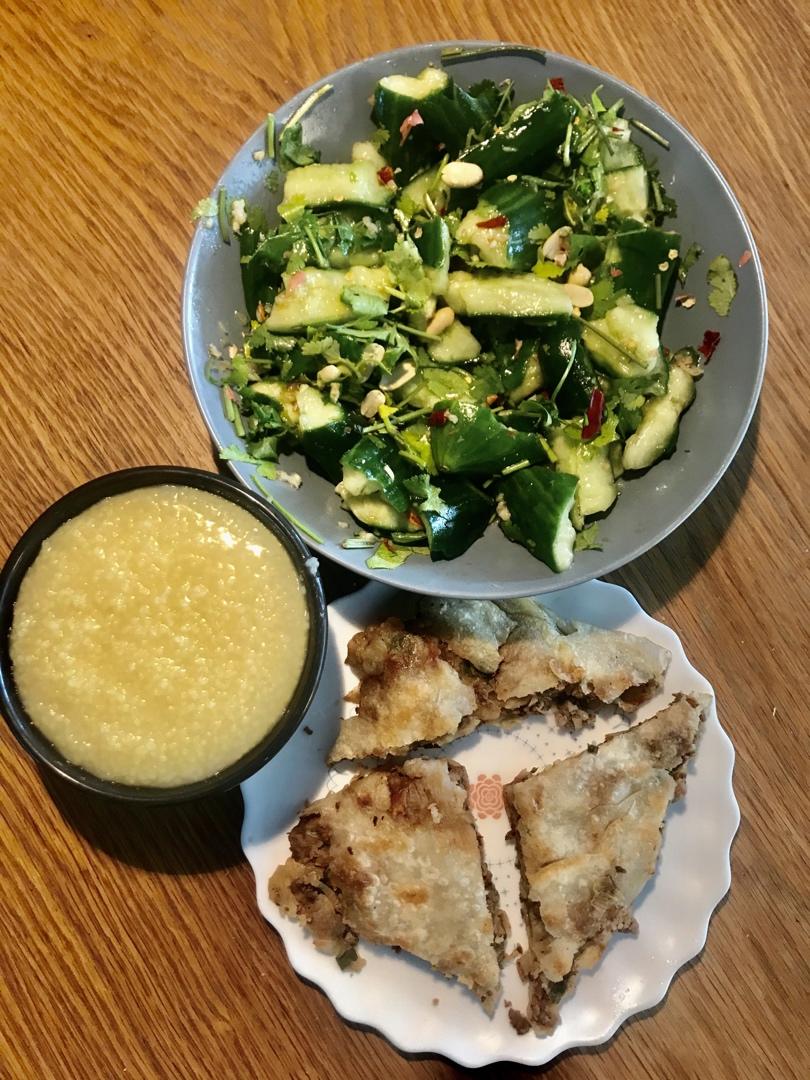 超级好吃的凉拌拍黄瓜