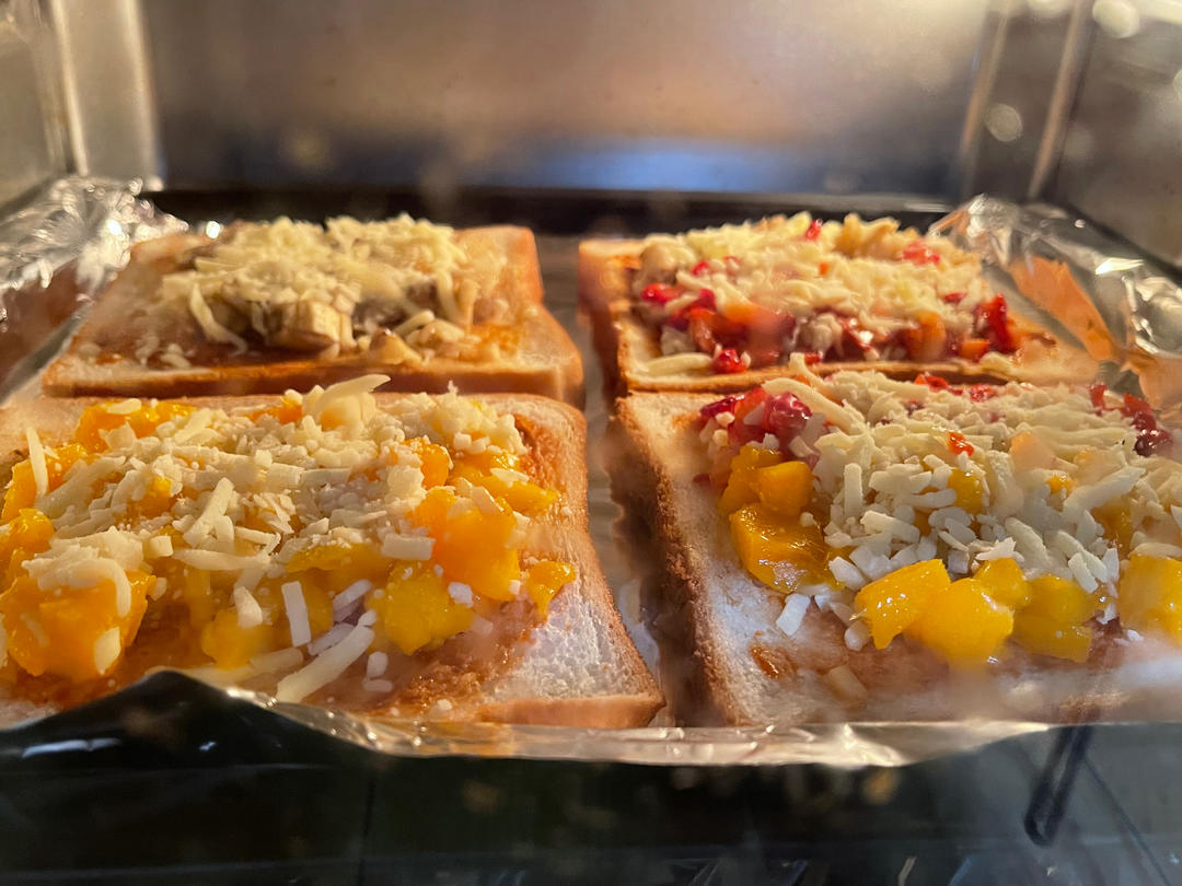 简单易做又好吃的早餐面包披萨