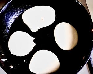 牛奶鸡蛋原味松饼的做法 步骤6