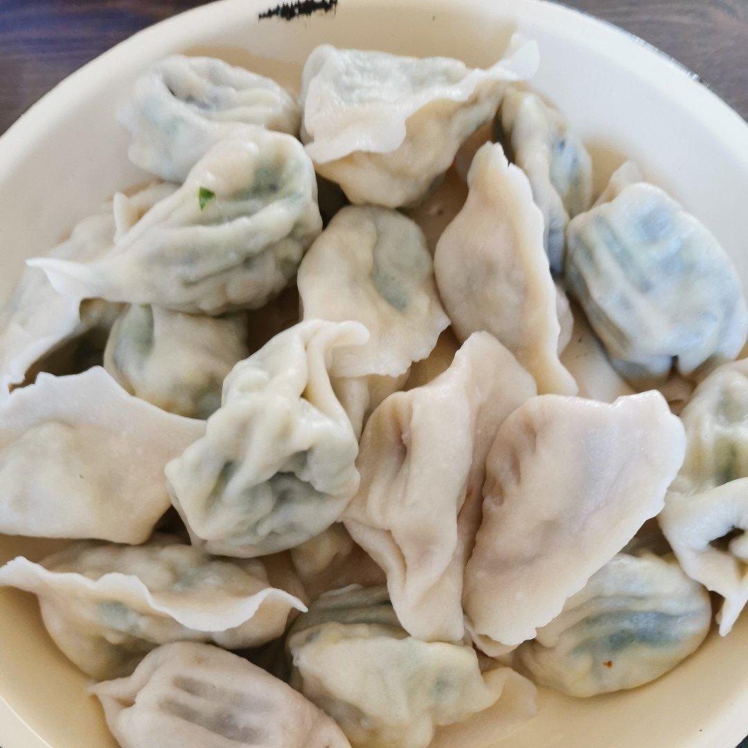 韭菜猪肉饺子(最简单最好吃又最多汁的饺子)