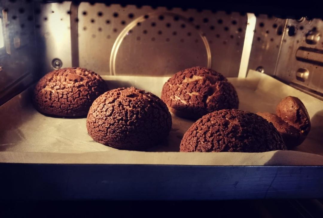 巧克力酥皮泡芙