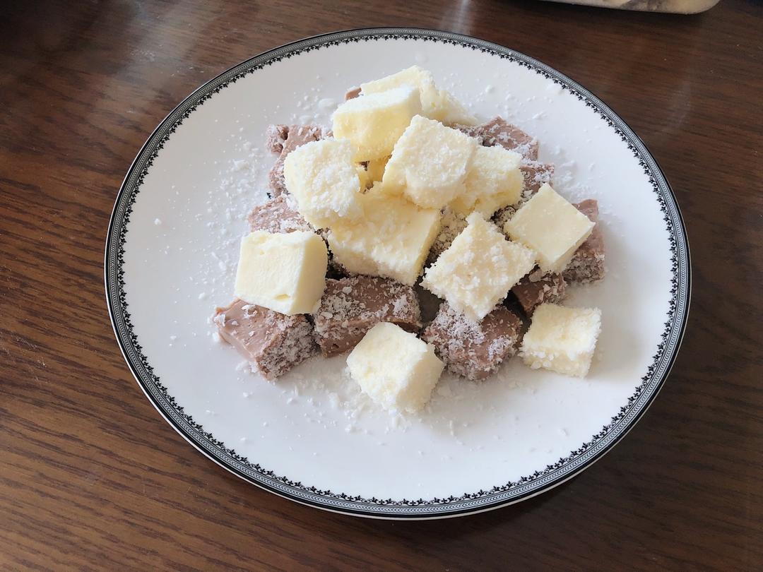 椰丝牛奶小方糕