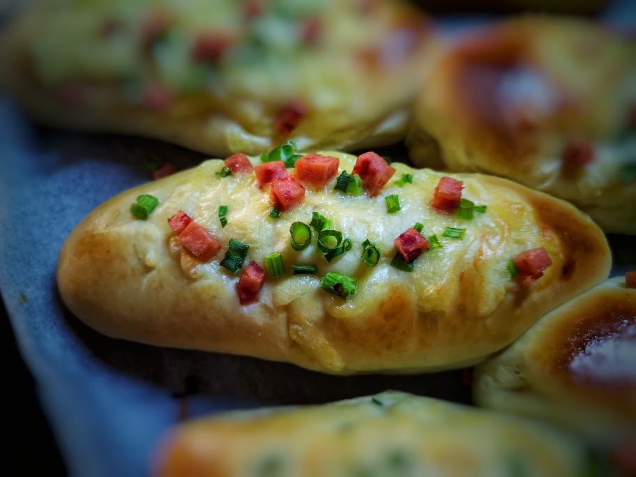 （面团排气过程）波兰种肉松葱香面包