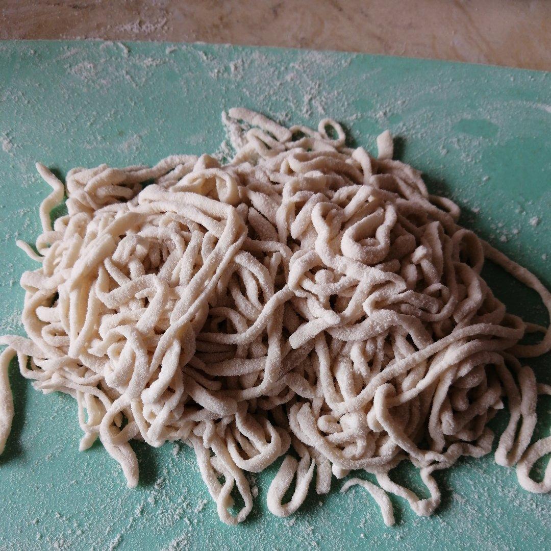 快手纯手工擀面条
