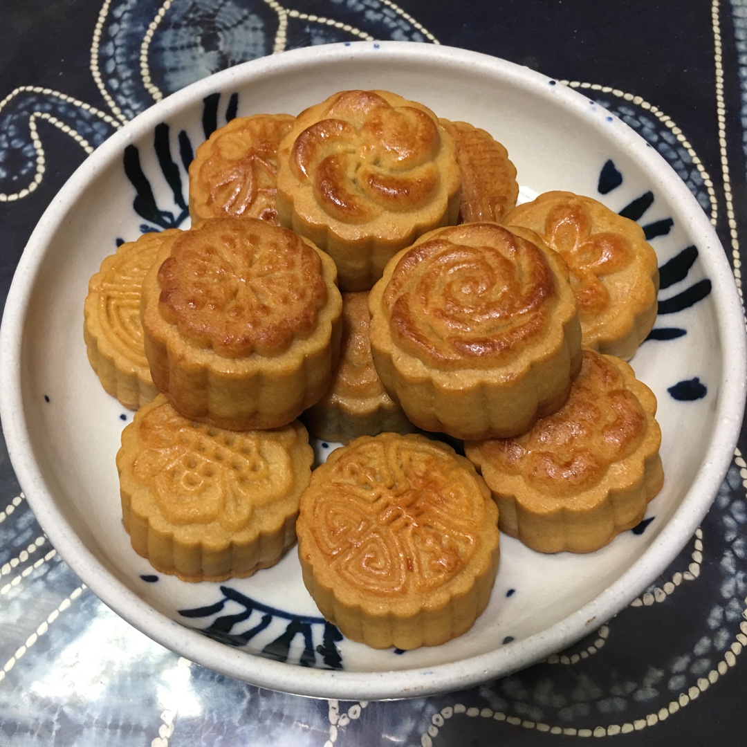 广式月饼——蛋黄莲蓉月饼