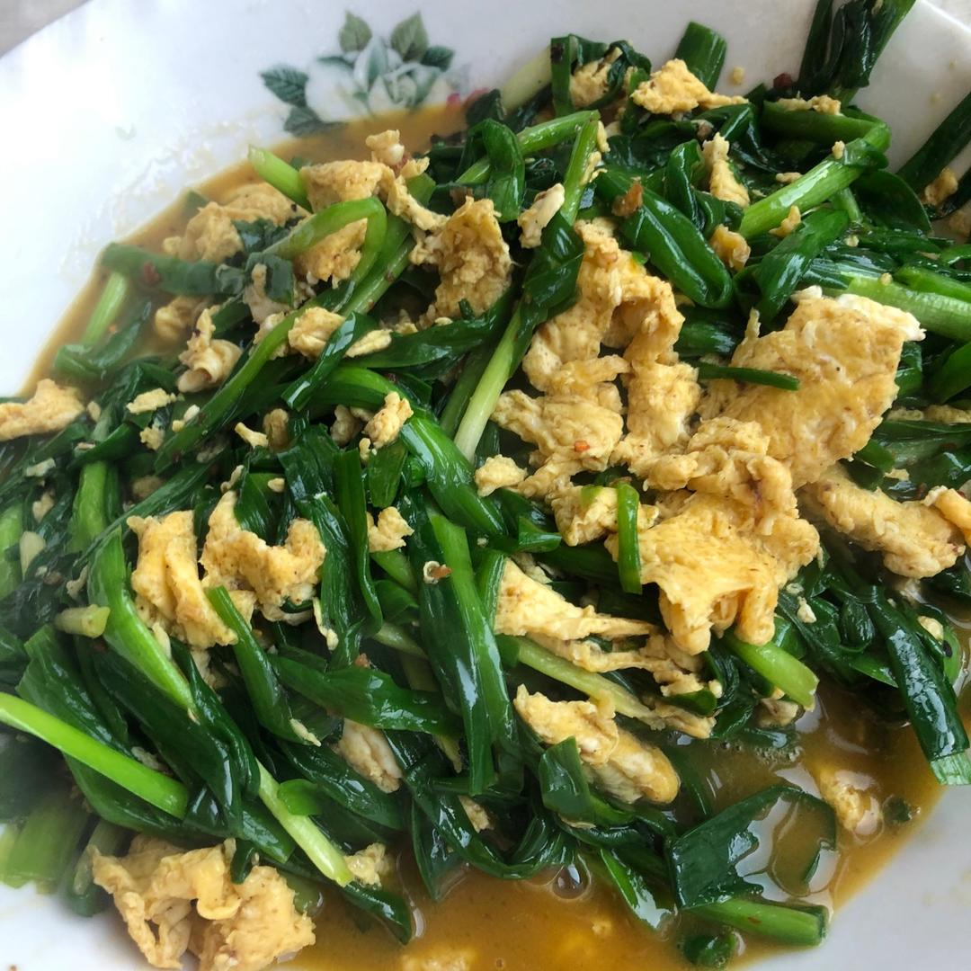 简易版韭菜炒鸡蛋（鸡蛋味道非常鲜嫩）