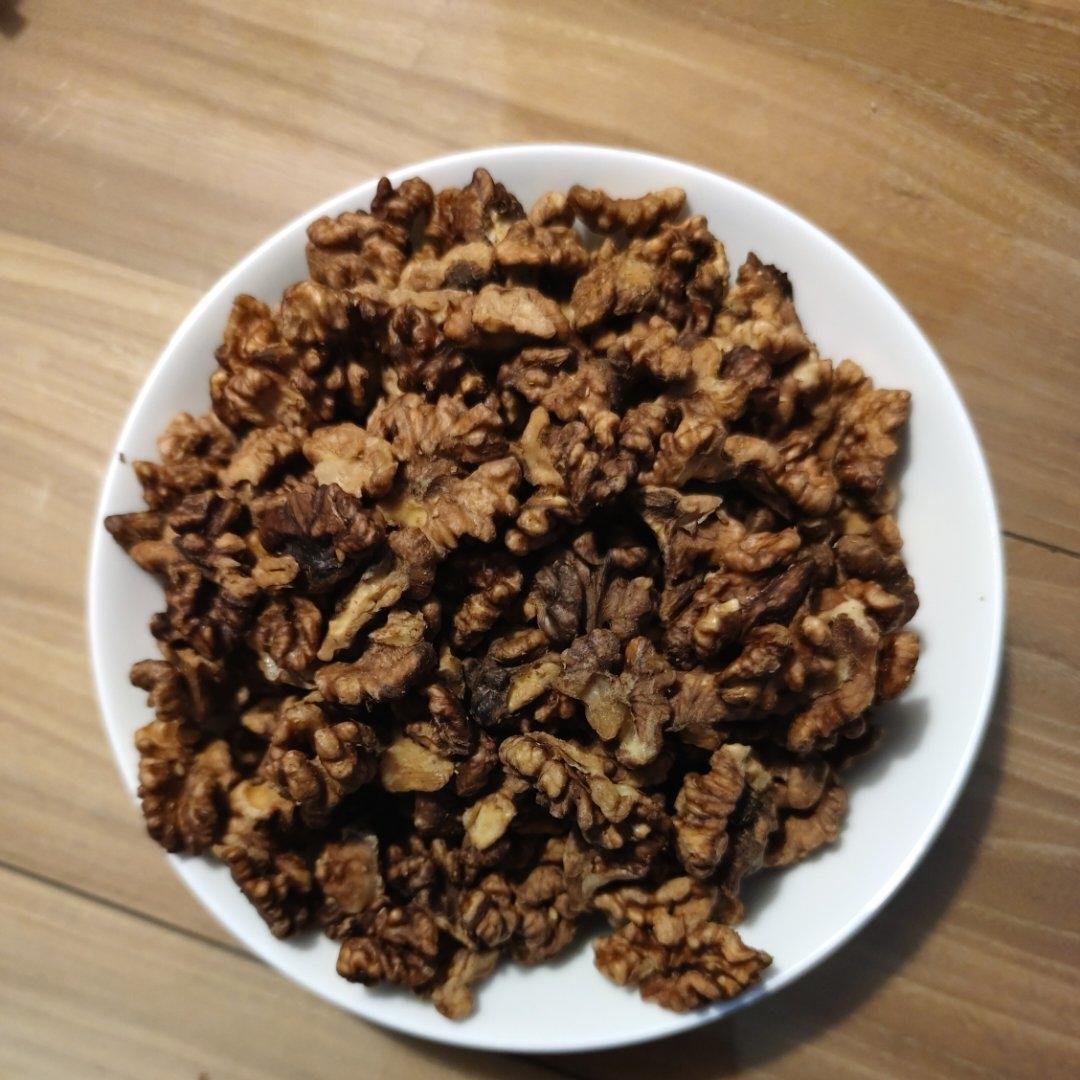 椒盐核桃（核桃最好吃的制作方法，没有之一）