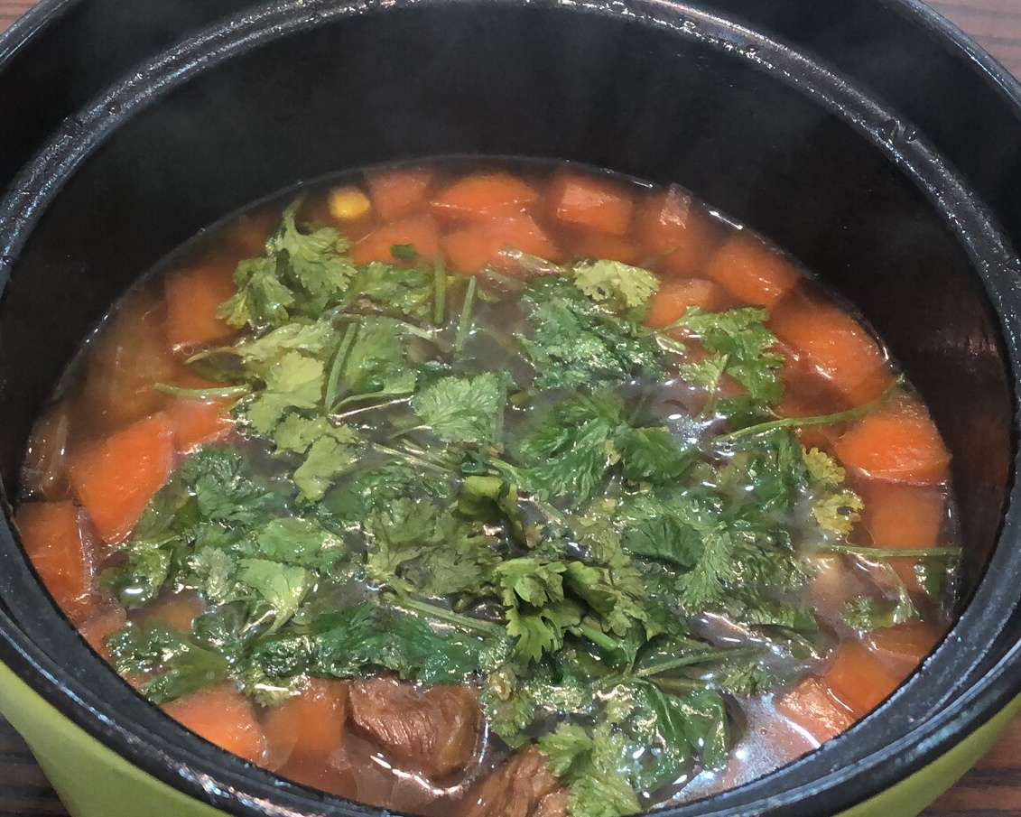 胡萝卜土豆牛腩汤的做法