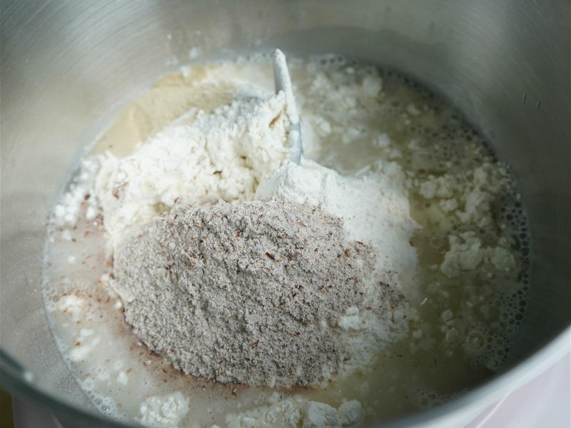 纯奶手撕吐司的做法 步骤1