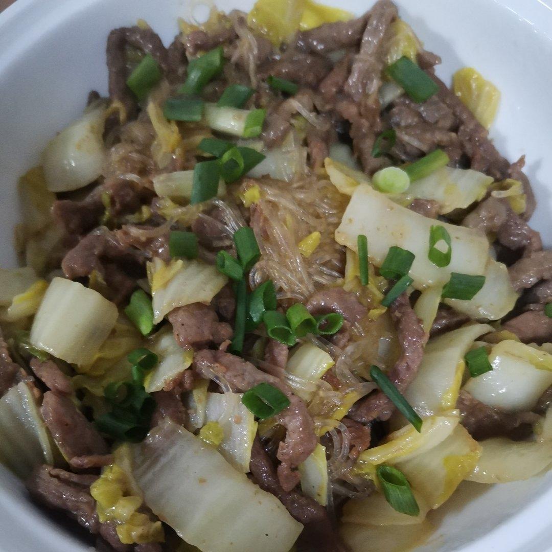 白菜牛肉烩粉丝，最快速度完成一道硬菜！