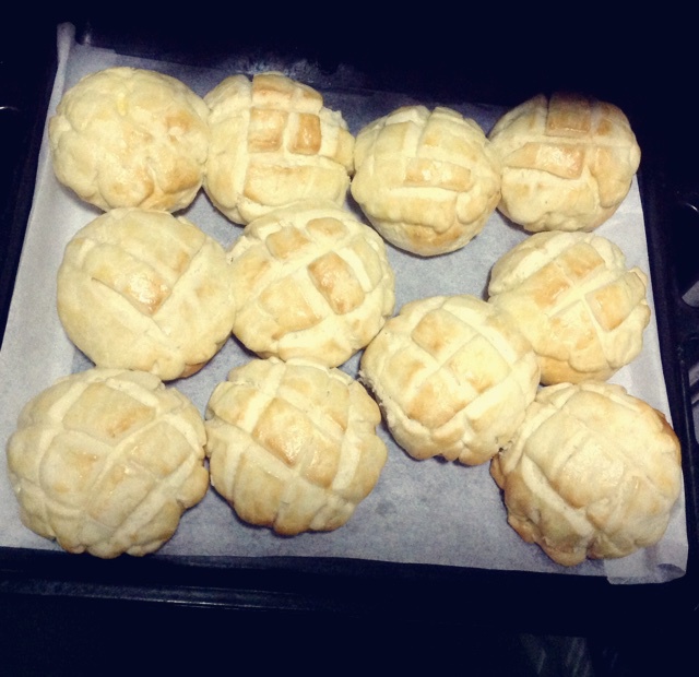 酥皮菠萝面包