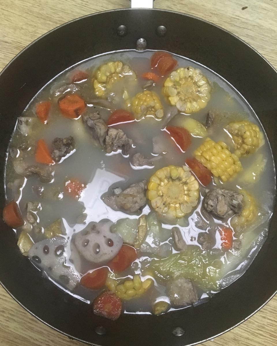 厨师长教你：“玉米排骨汤”的家常做法，营养又美味，先收藏了