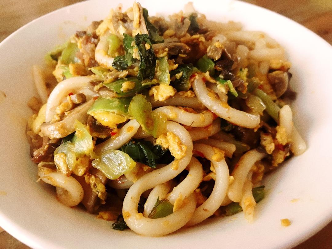 鸡蛋炒乌冬面
