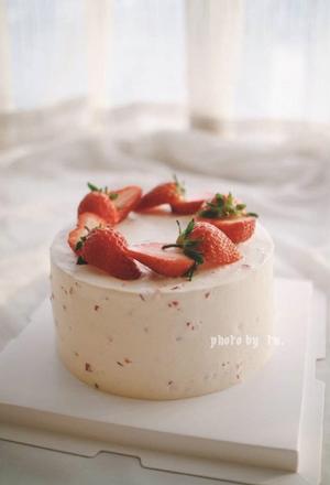 【全网最全合集】搬运🍓漂亮的草莓蛋糕~草莓季装饰灵感图的做法 步骤20