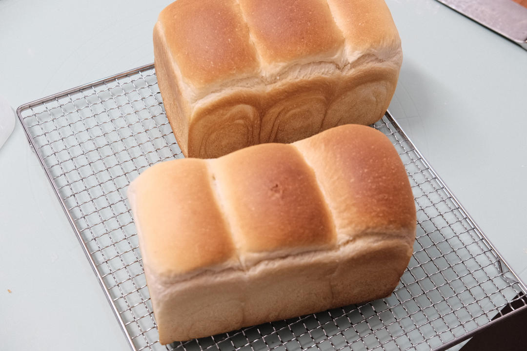 牧场鲜奶吐司