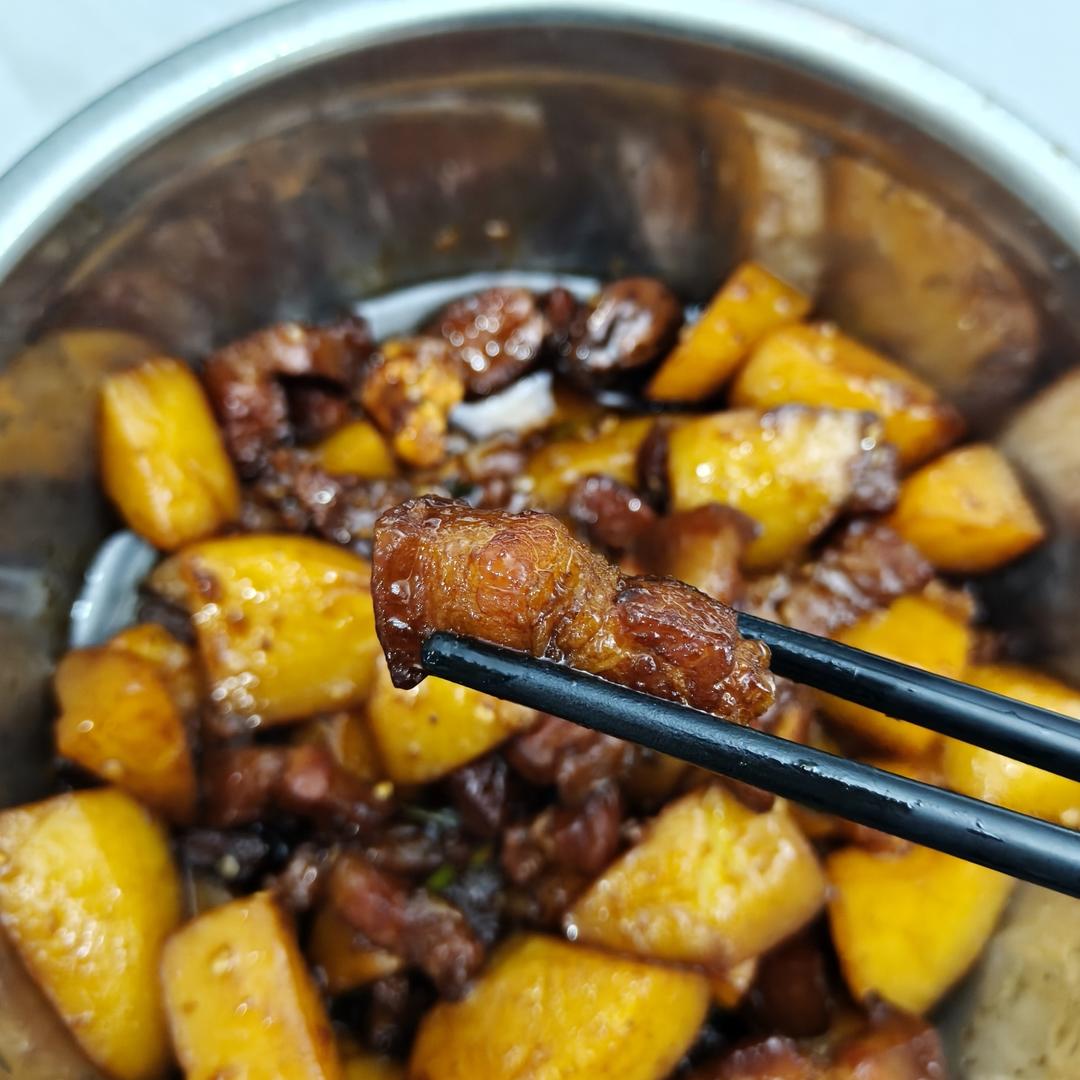 红烧肉炖土豆（丝毫不腻）