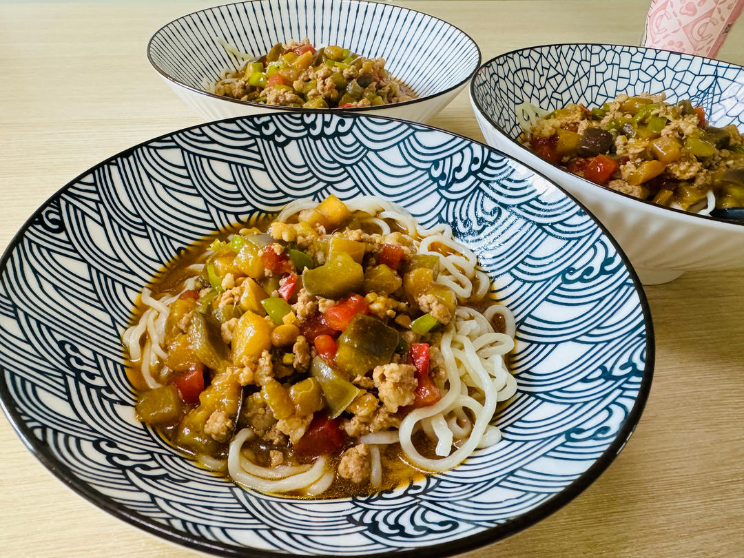 西红柿茄子肉丁打卤面