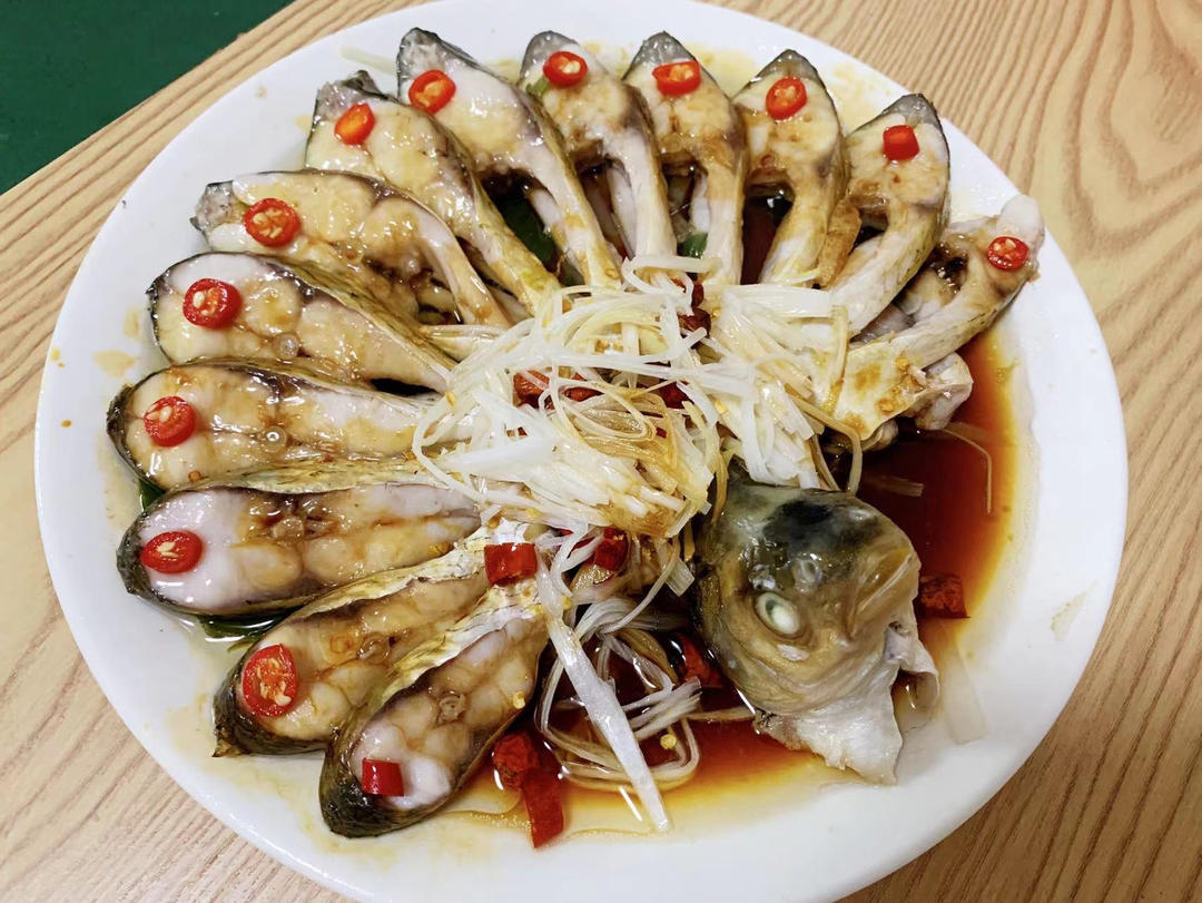 孔雀开屏清蒸鱼
