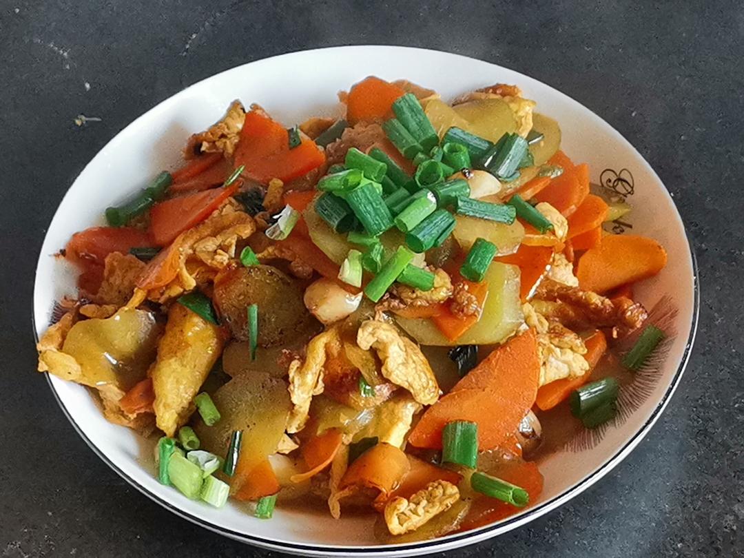 黄瓜红萝卜炒鸡蛋