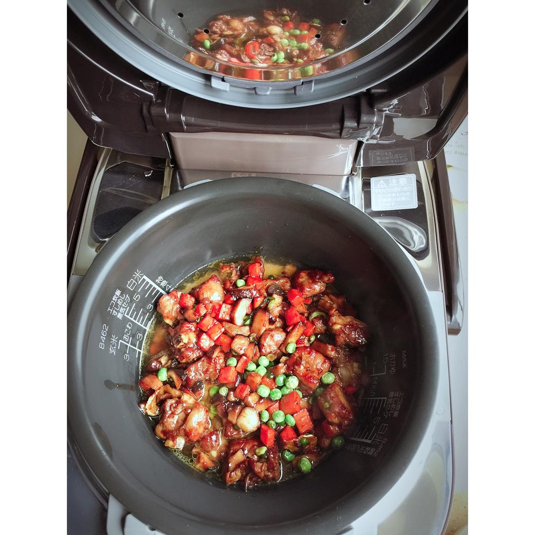 喷香排骨焖饭（爆好吃）