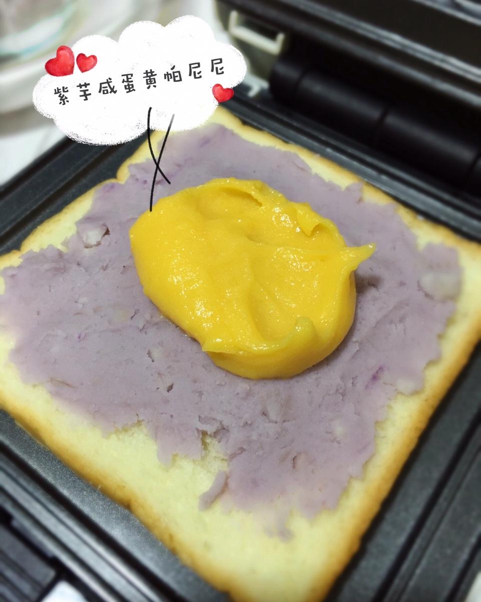 紫芋咸蛋黄流沙热压吐司【一定要来试的咸蛋黄流沙酱】