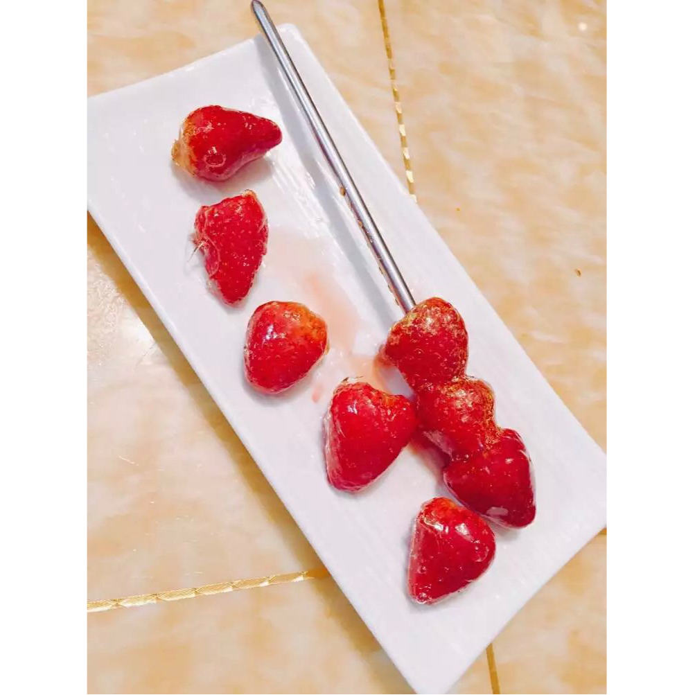 草莓冰糖葫芦儿