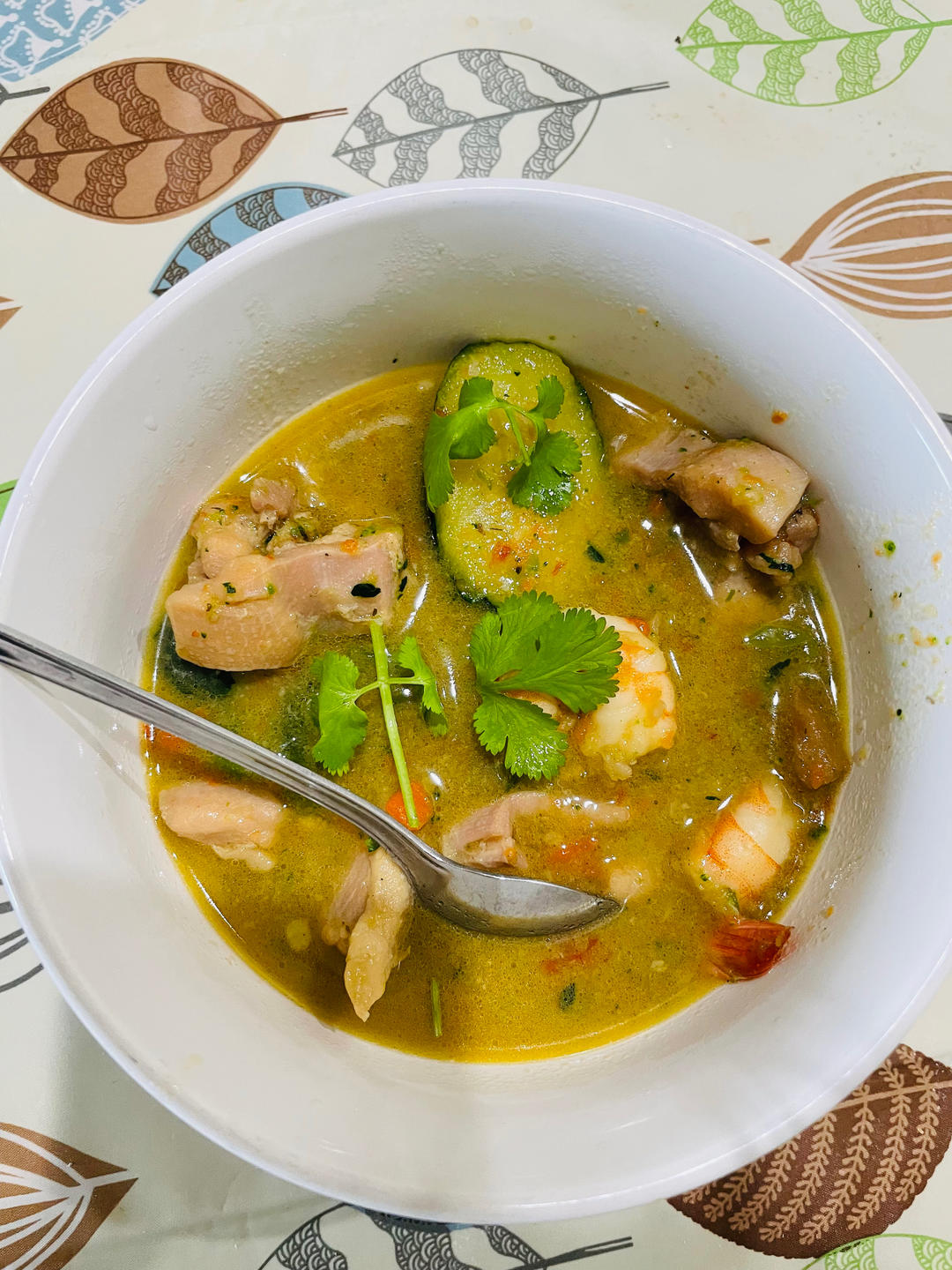 泰式绿咖喱鸡肉 Gaeng Keow Wann แกงเขียวหวานไก่