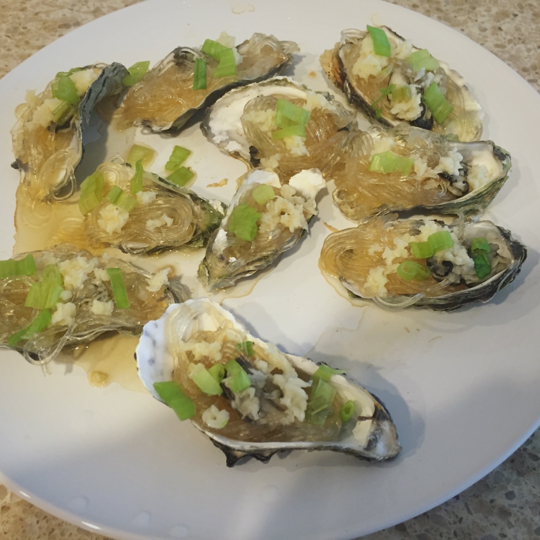 蒜蓉粉丝扇贝／生蚝