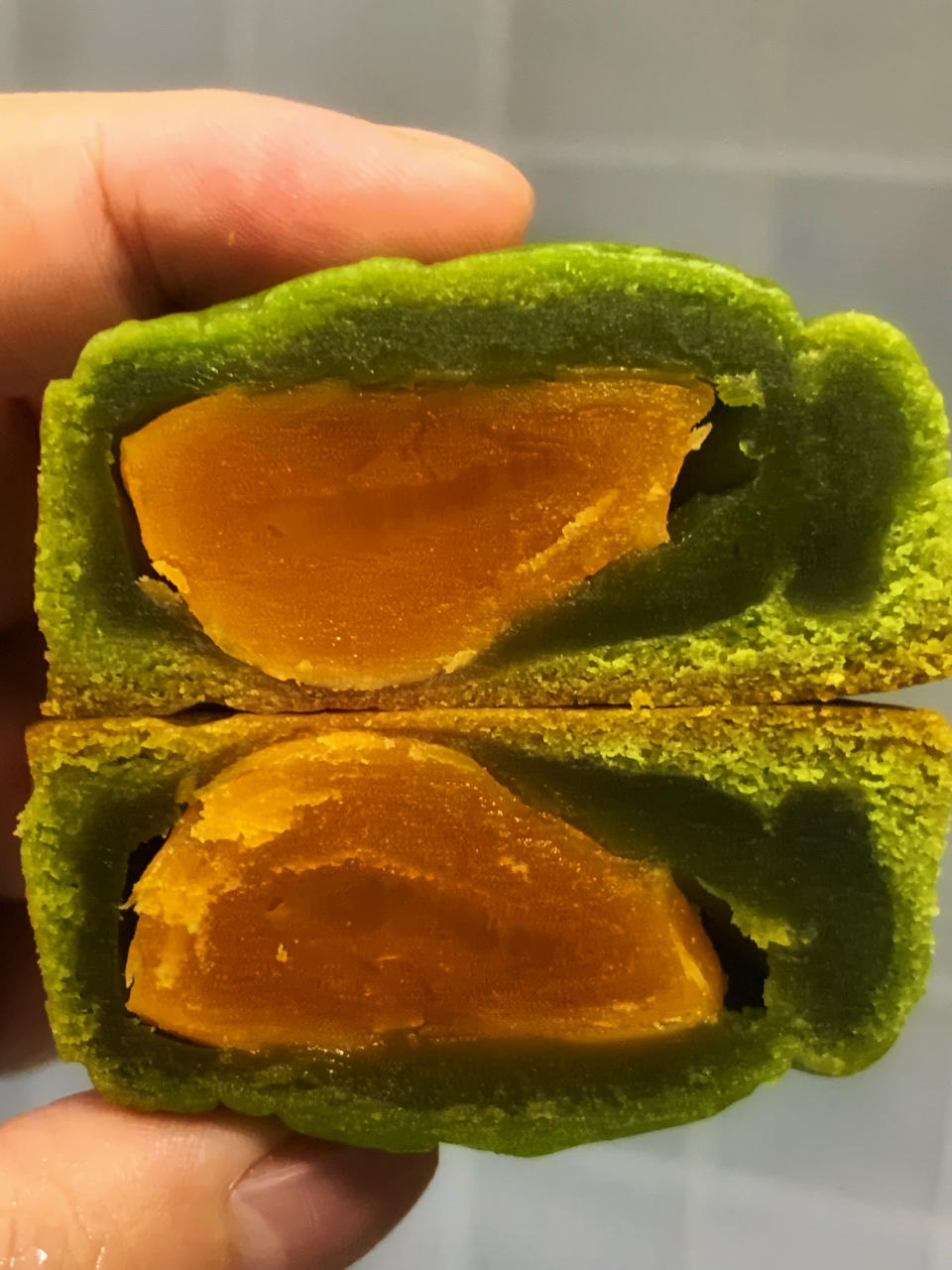 好运莲莲｜椰香斑斓莲蓉咸蛋黄广式月饼｜自制斑斓莲蓉馅料｜