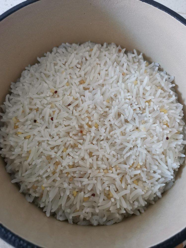 铸铁锅焖米饭
