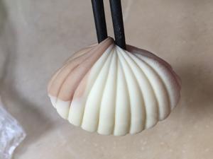一双筷子成就的贝壳馒头的做法 步骤5