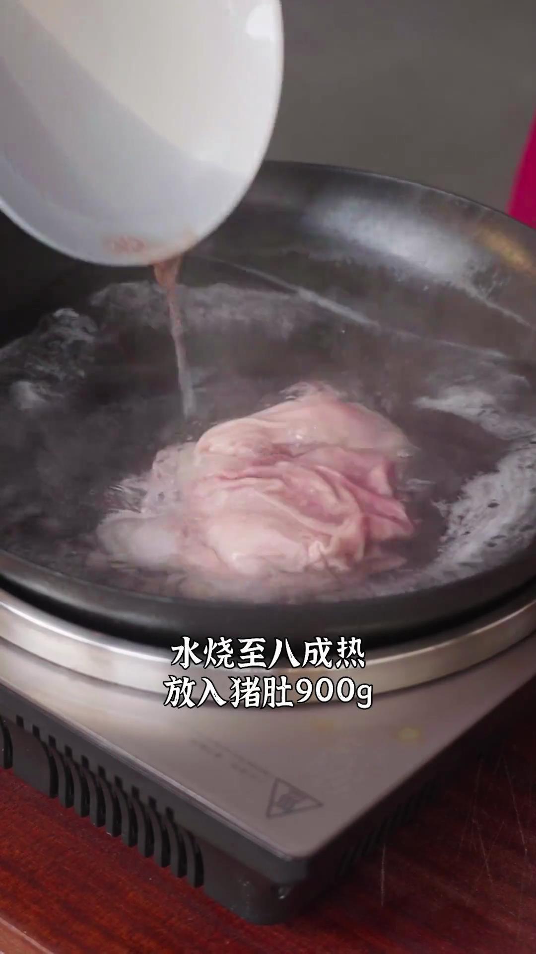 红菇猪肚鸡的做法 步骤4