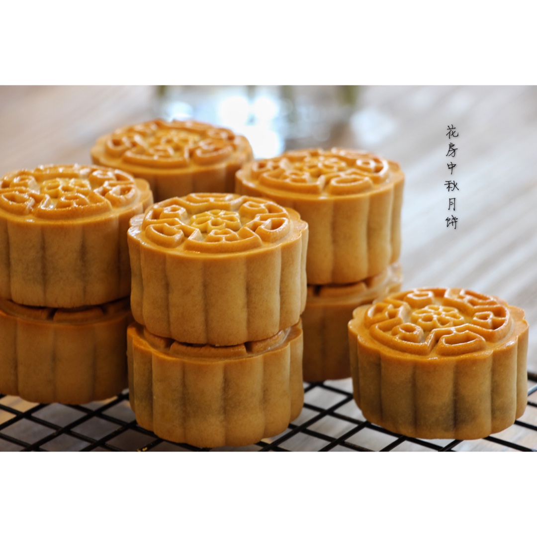 广式月饼——蛋黄莲蓉月饼