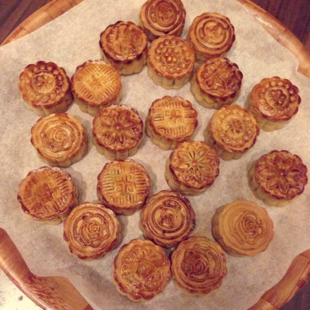 广式月饼——蛋黄莲蓉月饼