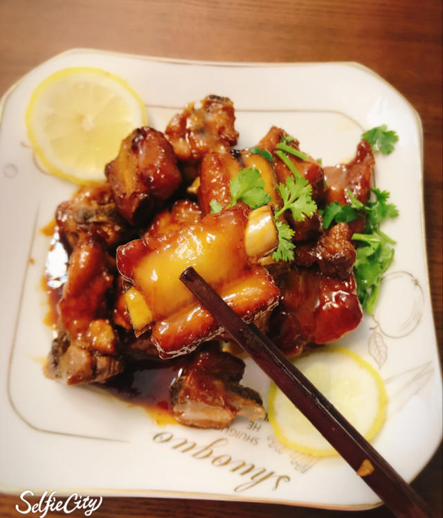 厨师长教你：“糖醋排骨”的创新做法，味道香甜不腻口，先收藏了