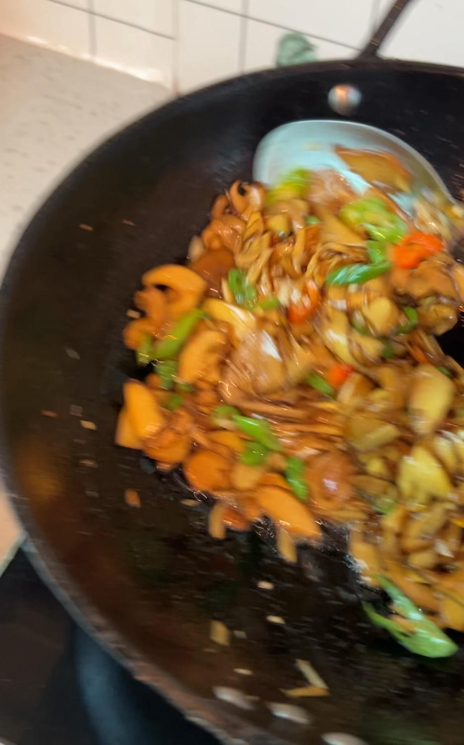 青椒牛肝菌（红见手青）