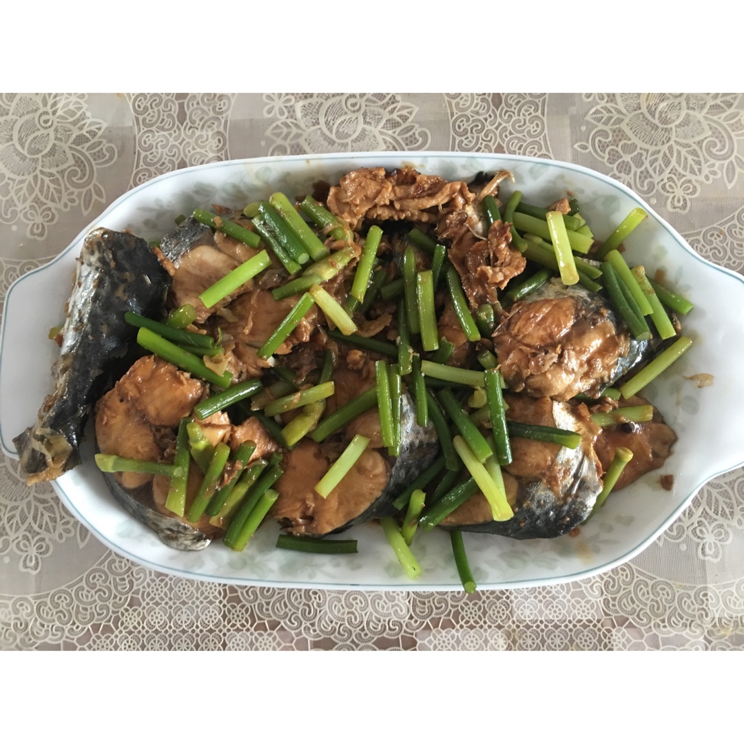 家常蒜苔烧鲅鱼
