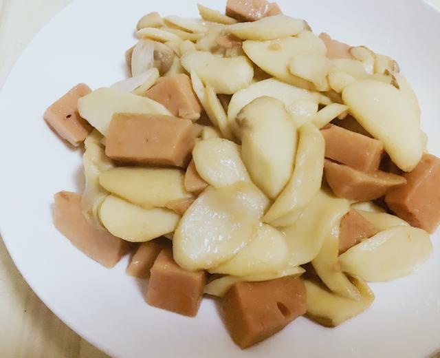 杏鲍菇—火腿片炒的做法