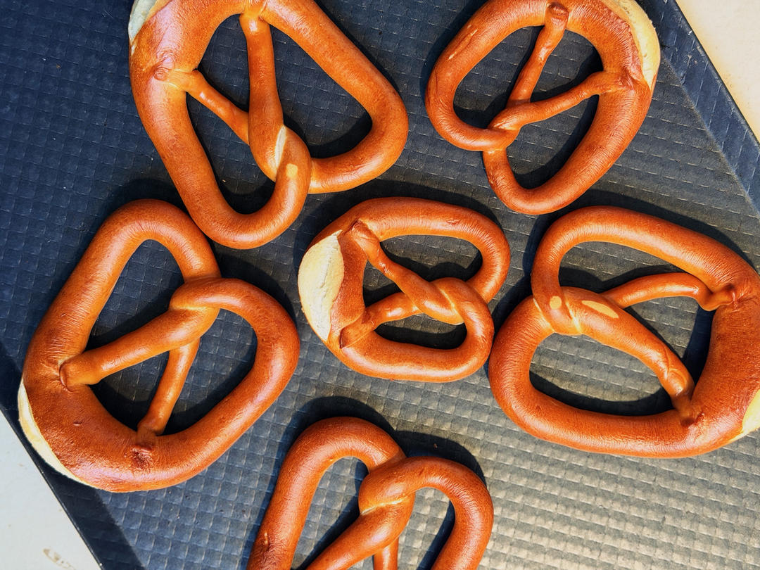 布雷结Brezel！省时又好吃。快去准备啤酒吧！