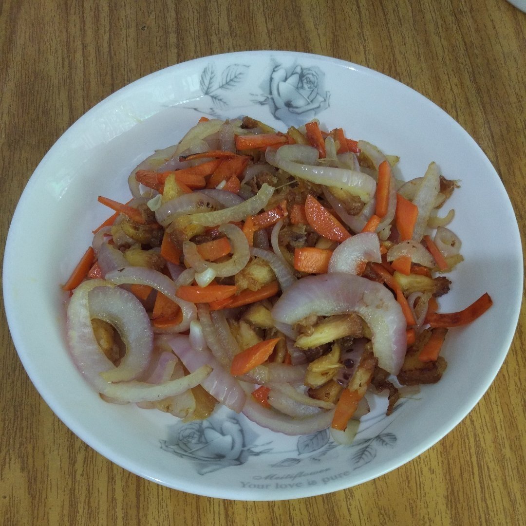 胡萝卜炒猴头菇