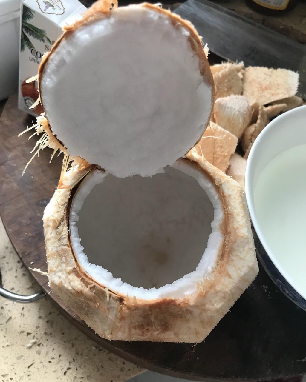 嫣姐做的简单快手开椰子