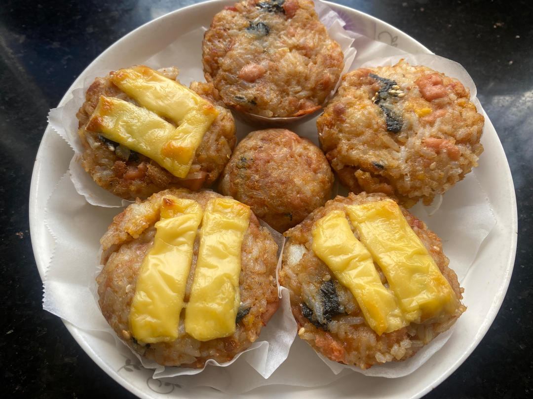 一口爆浆的芝士饭团也太香了吧