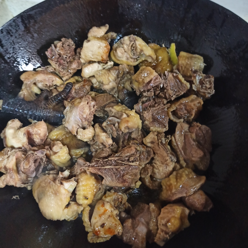 川味土豆香菇烧鸡的做法 步骤4