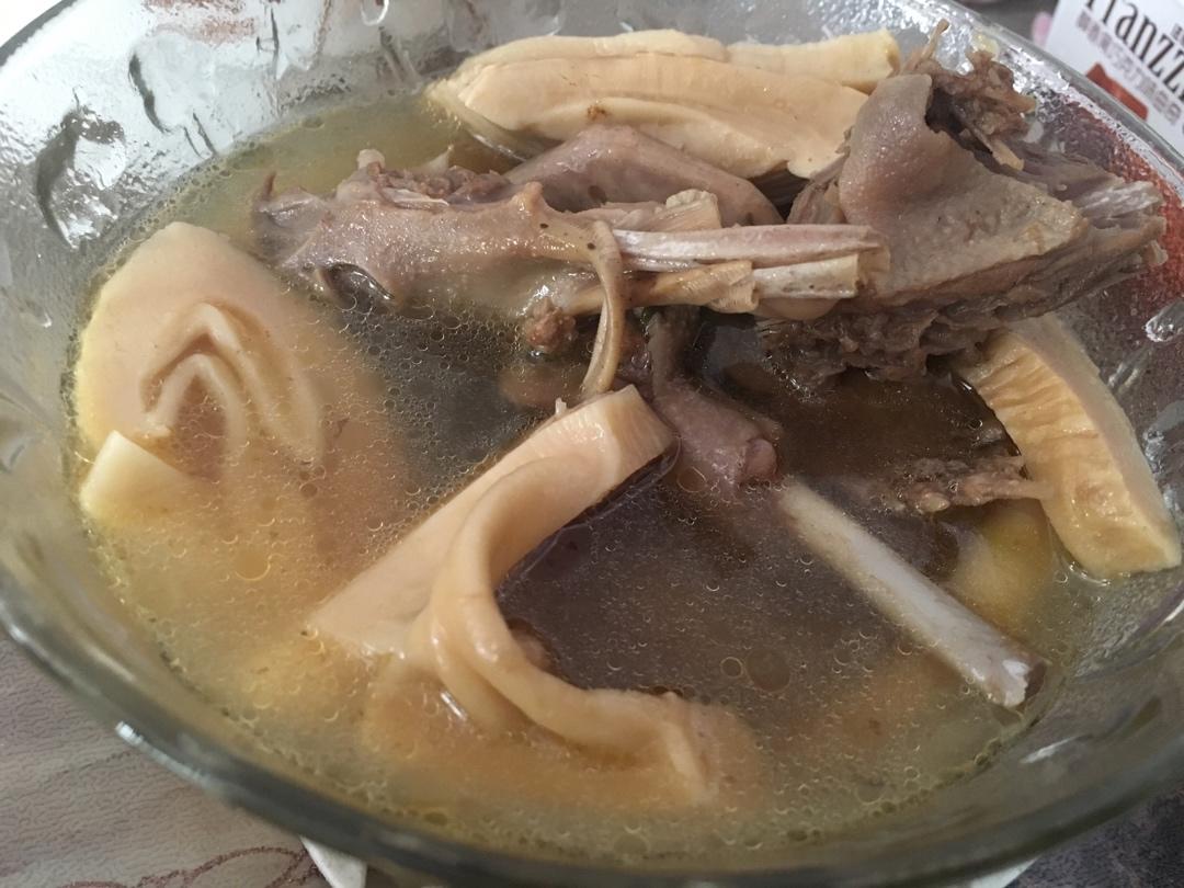 笋干老鸭汤